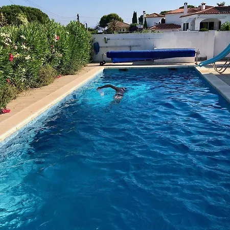 Villa Apartment In L Escala Апартаменты